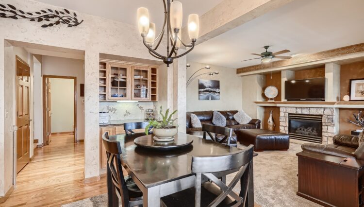 14 Breakfast Area