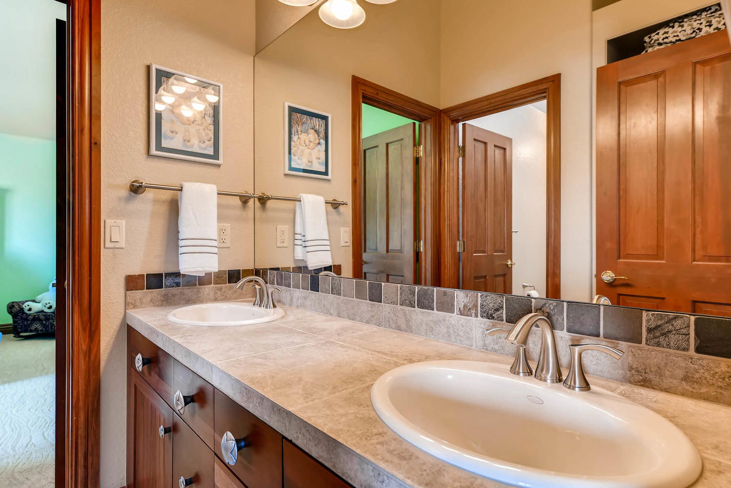 16220 Deer Haven Ct Morrison-large-050-79-2nd Floor Jack and Jill-1499x1000-72dpi (2)
