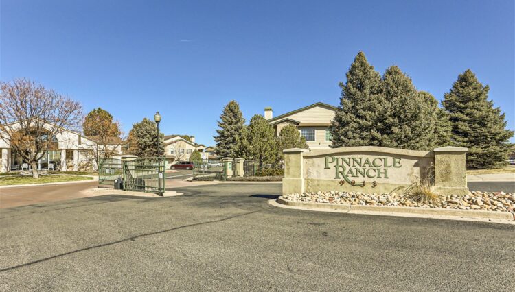 20 Gated Complex