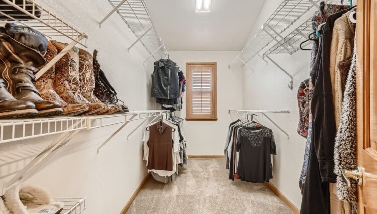 25 Master Closet