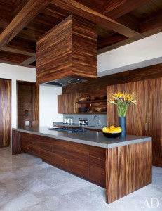 At George Clooney’s Mexican villa—which is part of a Legorreta + Legorreta-designed compound he shares with Cindy Crawford and Rande Gerber—the Henrybuilt kitchen is appointed with a Viking cooktop and cabinetry faced in parota wood.