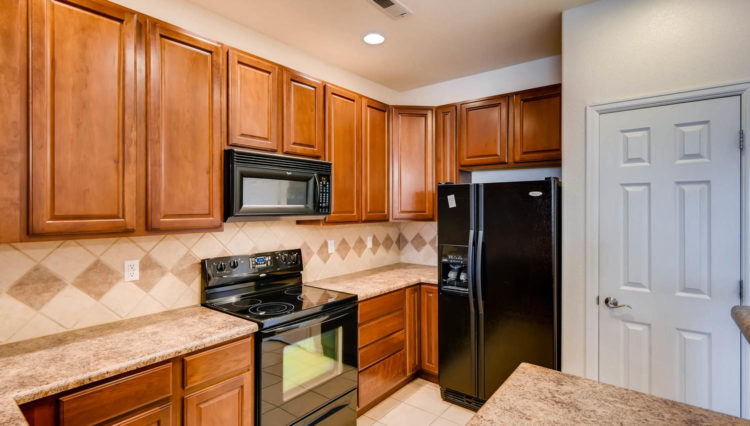 8 - Kitchen