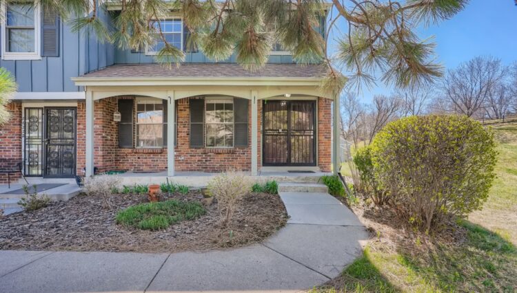 8622 E Amherst Dr Unit E Denver CO - Web Quality - 001 - 01 Exterior Front