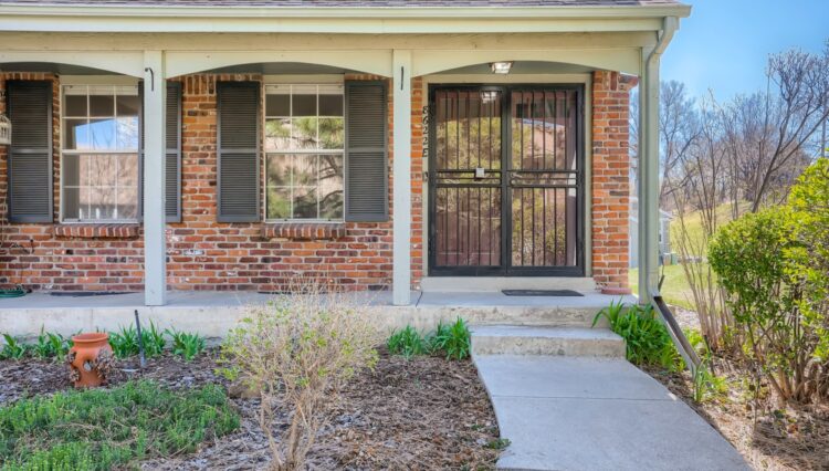 8622 E Amherst Dr Unit E Denver CO - Web Quality - 004 - 06 Exterior Front Entry