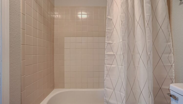 8622 E Amherst Dr Unit E Denver CO - Web Quality - 021 - 28 2nd Floor Primary Bathroom