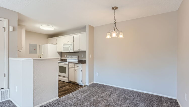 9510 E Florida Ave - Web Quality - 006 - 11 Breakfast Area