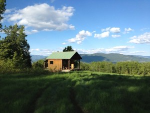 Hemlock Cabin in Rossland, British Columbia, Canada.  http://cabinporn.com/post/52710274038/hemlock-cabin-in-rossland-british-columbia