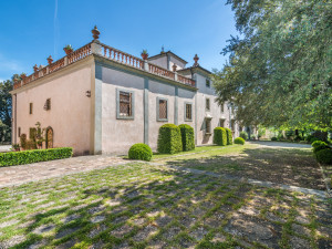 Florence, 26 BEDROOMS 26 BATHS 49,500 SQ. FT. $13.9 MILLION