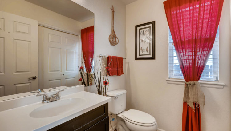 Use 10 Half Bath