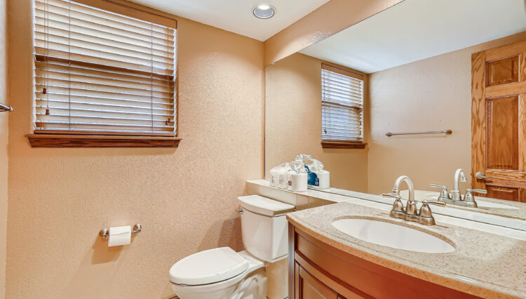 Use 10 Half Bath