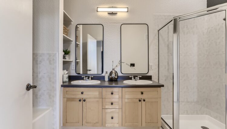 Use 12 Bathroom