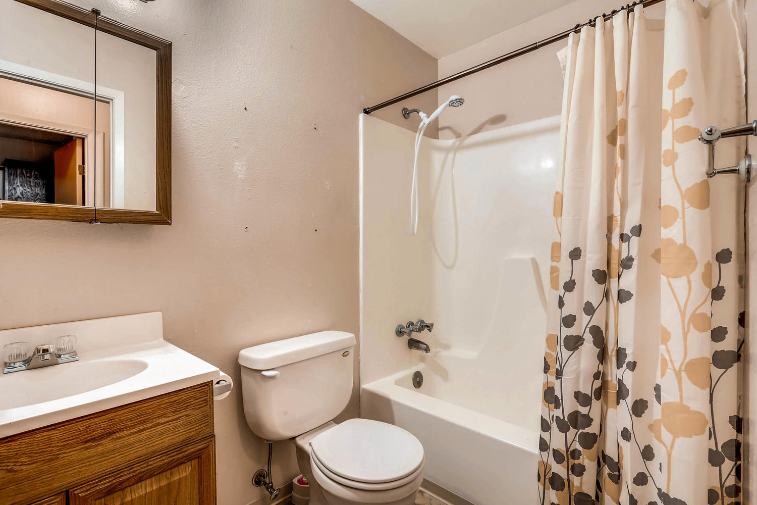 use-12-bathroom