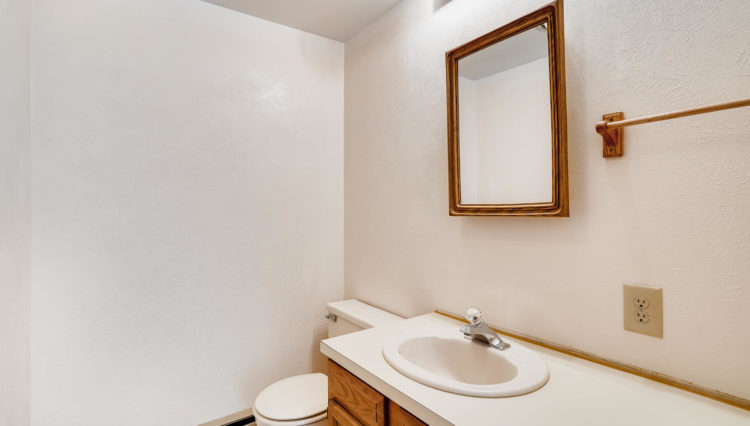 Use 12 Main Floor Bathroom 1