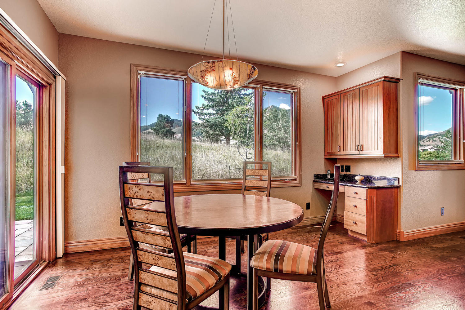 Use - 16 - Breakfast Nook