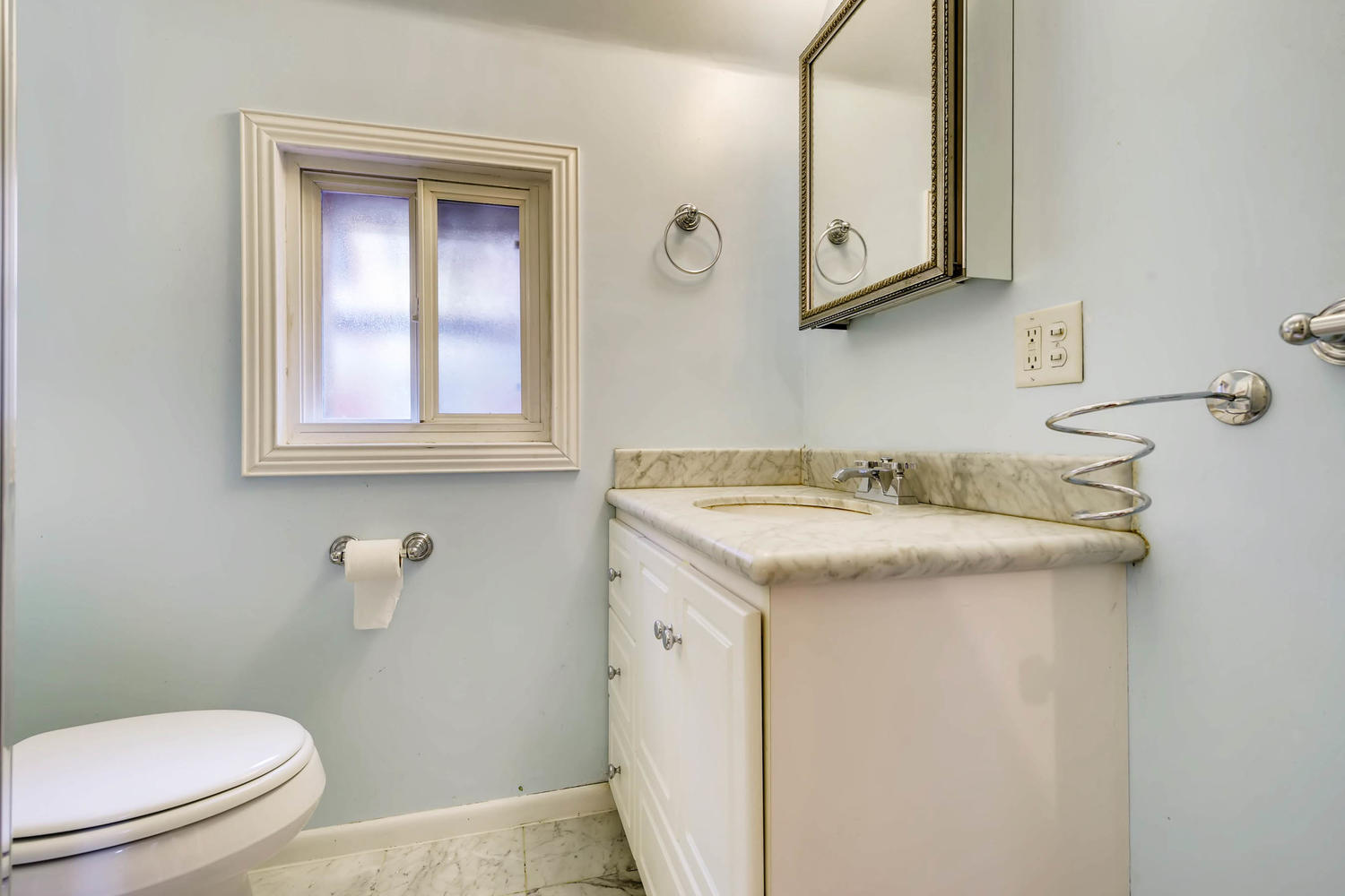 Use - 16 Upstairs Bath