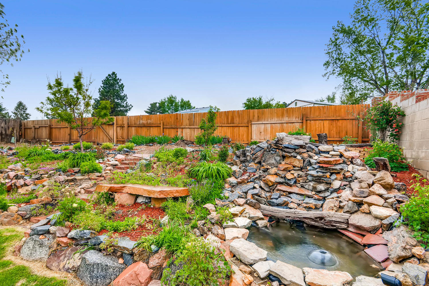 Use - 17 Water Feature and Garden