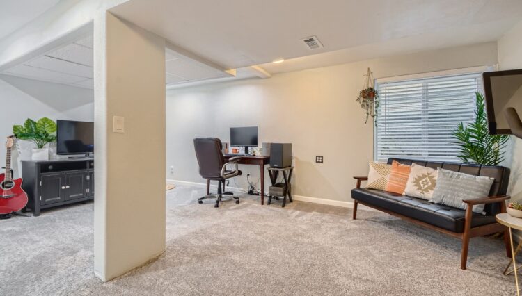 Use 18 Bedroom 3 or Living Area