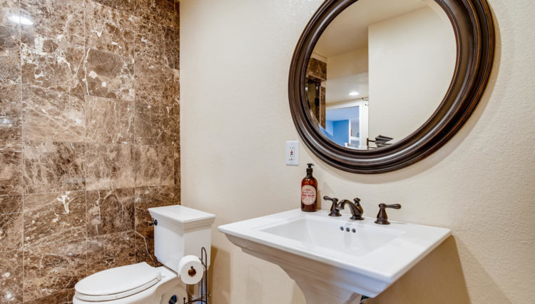 Use 21 Lower Level Bathroom