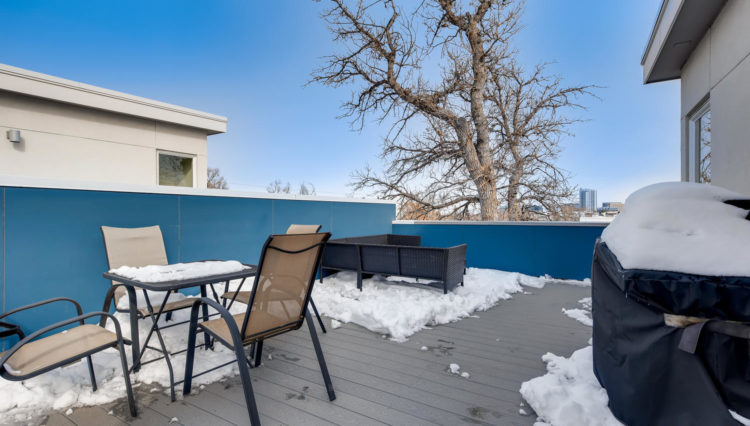 Use 21 Rooftop Deck
