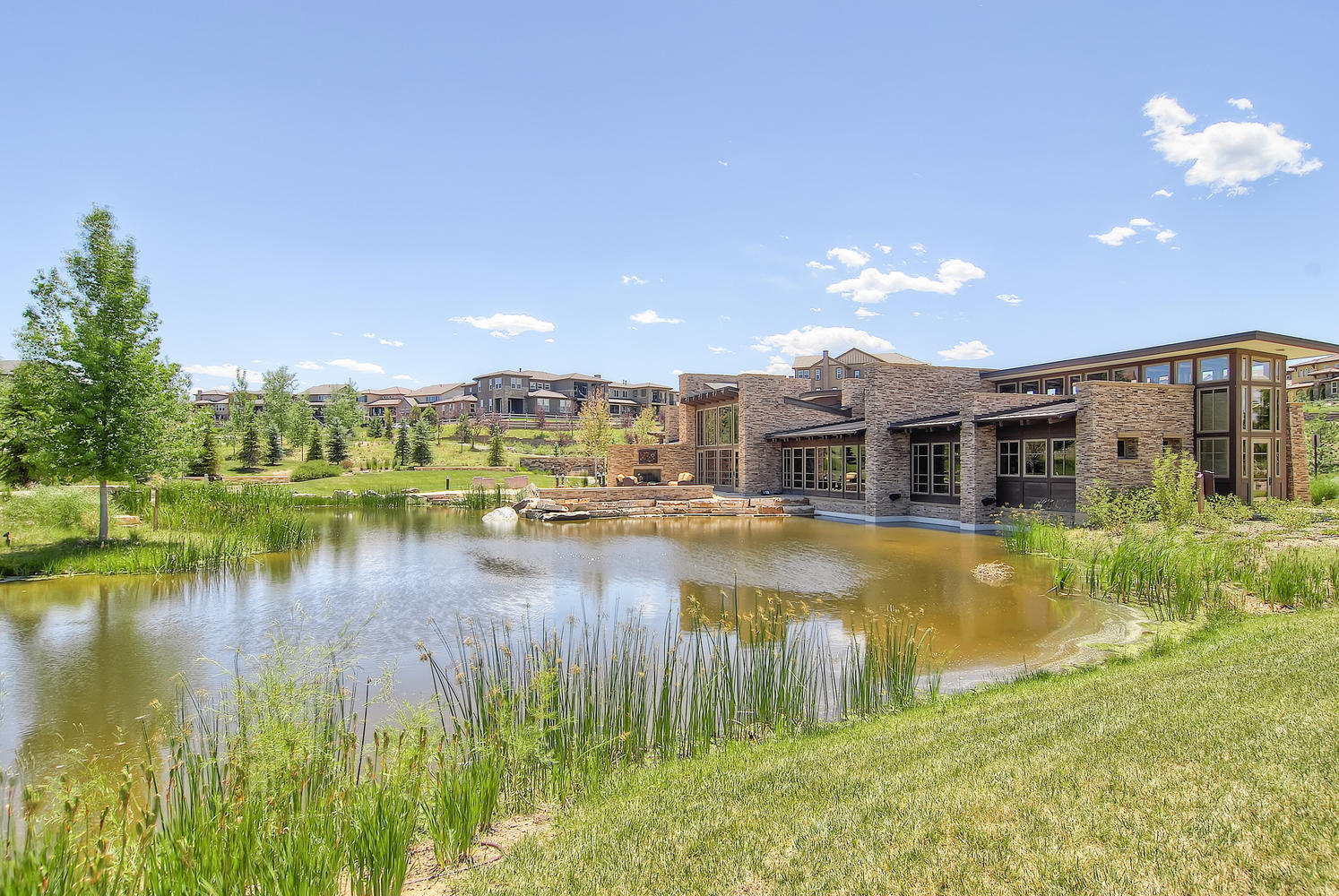 Use - 23 - Clubhouse