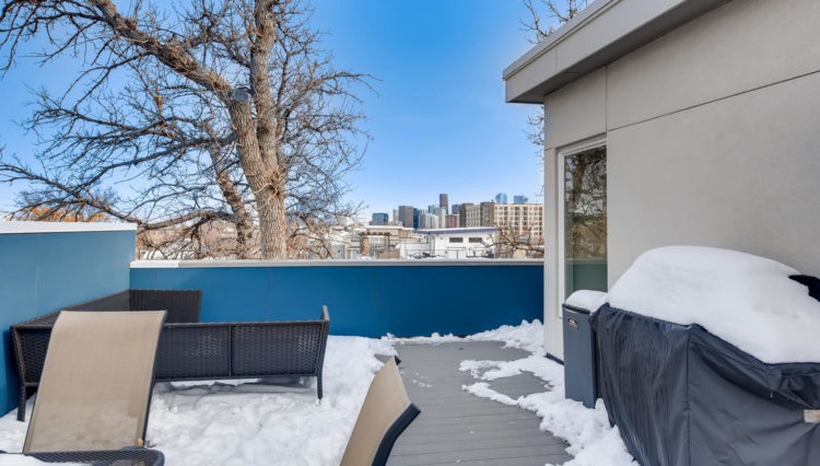 Use 23 Rooftop Deck