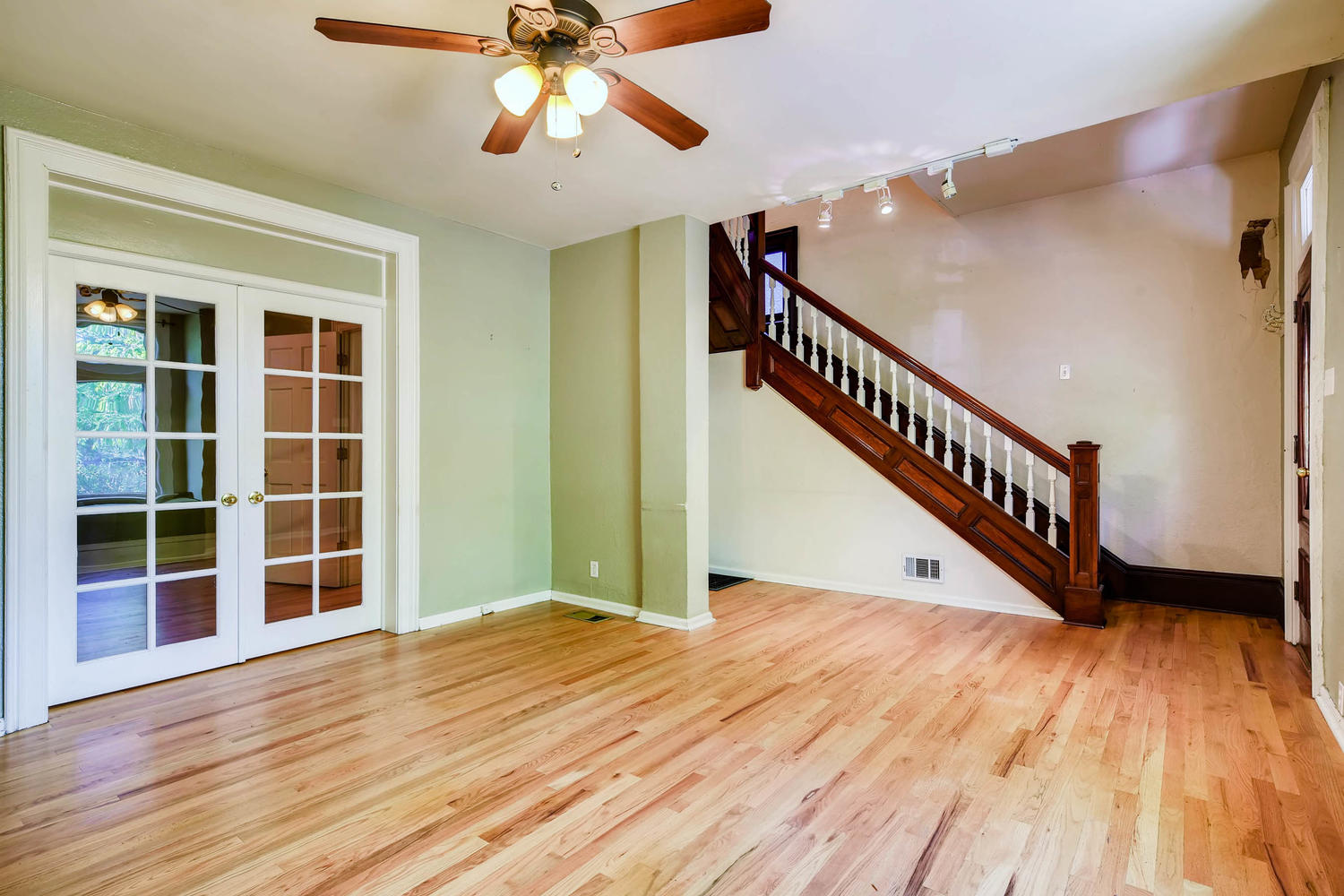 Use - 4 Family Room