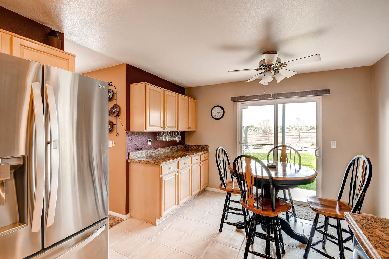 use-6-breakfast-nook