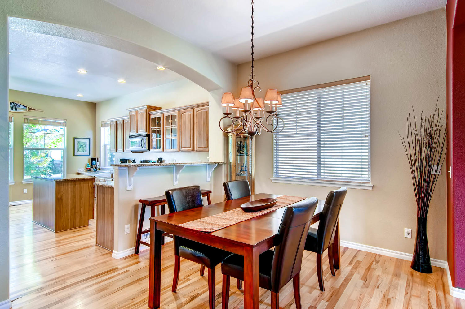 Use - 7 - Dining and Kitchen