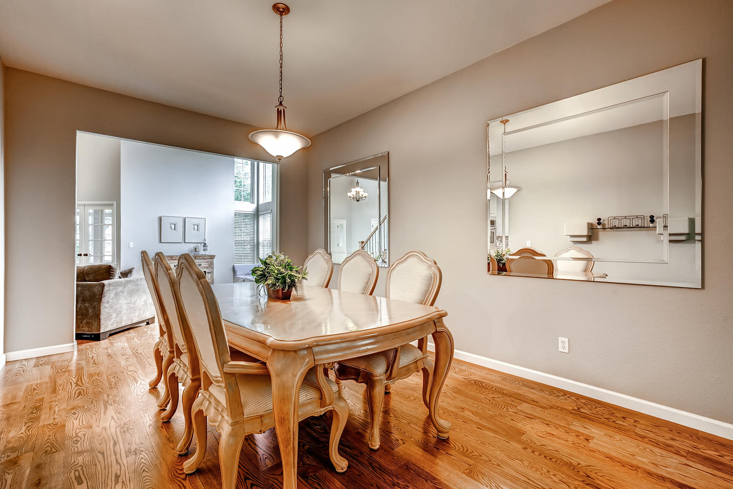 Use - 7 - Dining room