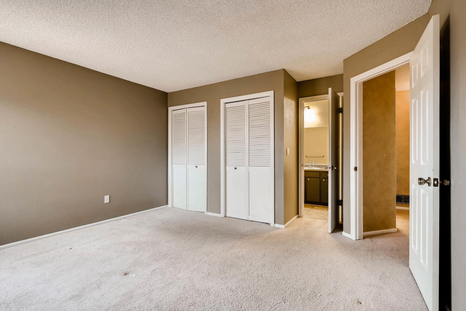 Use - 7 - Master Bed