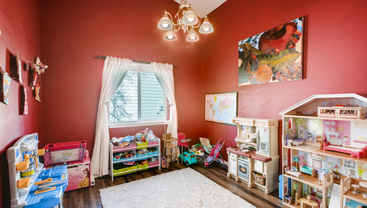 Use 8 Dining or Play Room