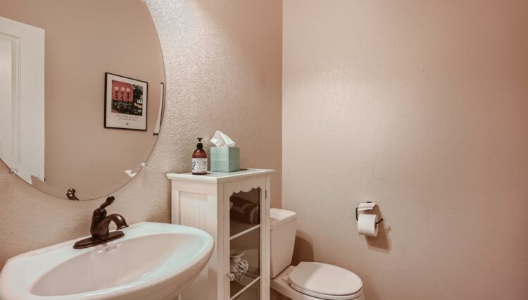Use 9 Powder Room